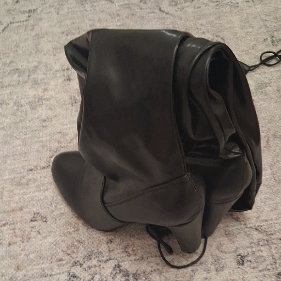 Black Knee-High Women's Boots - Picture 5 of 7